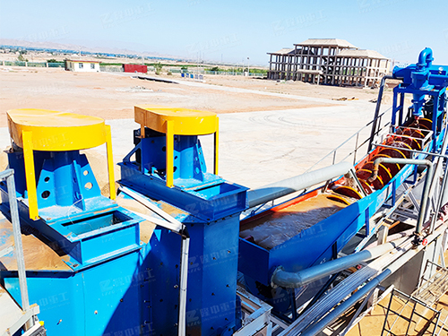 高純石英砂篩分清洗生產(chǎn)線